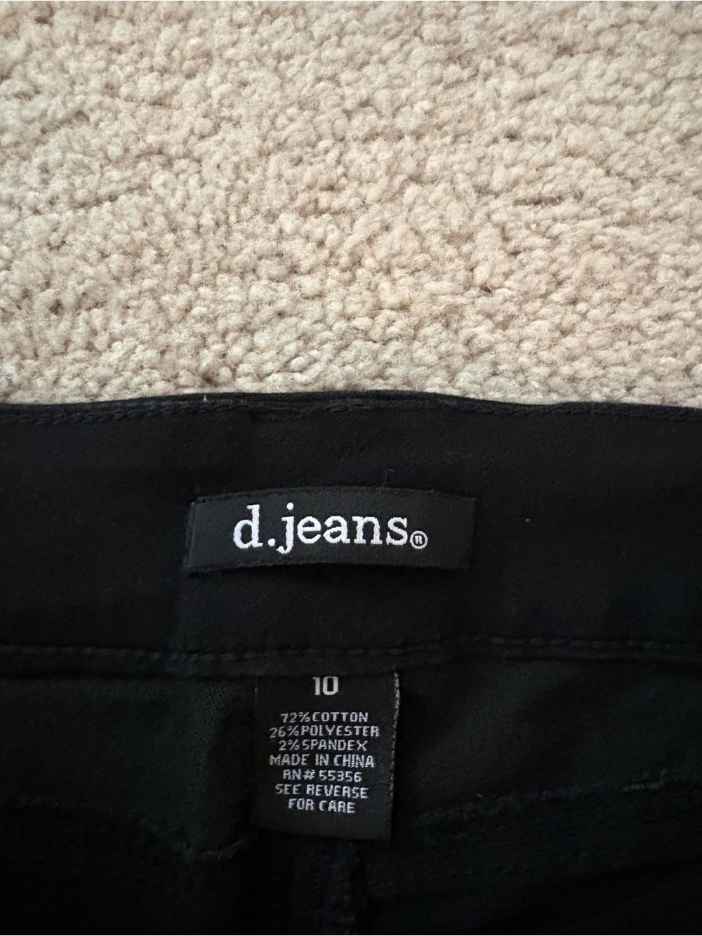 d.jeans Black Stretch Denim Capris